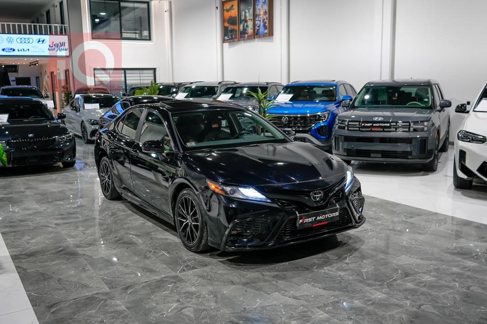 تۆیۆتا کامری